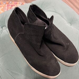 Steve Madden Wrangle wedge size 9.5